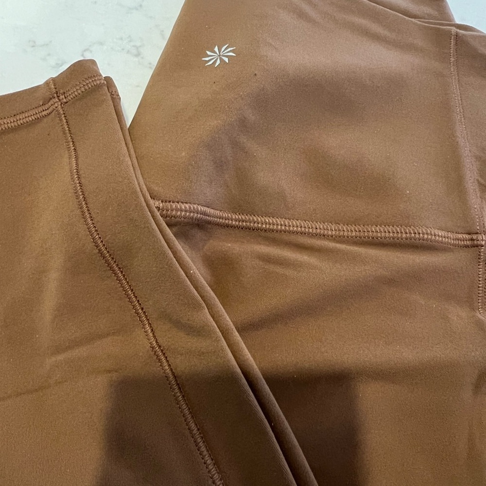 NWOT Athleta Salutation Stash High Rise - beautiful warm Walnut color!!